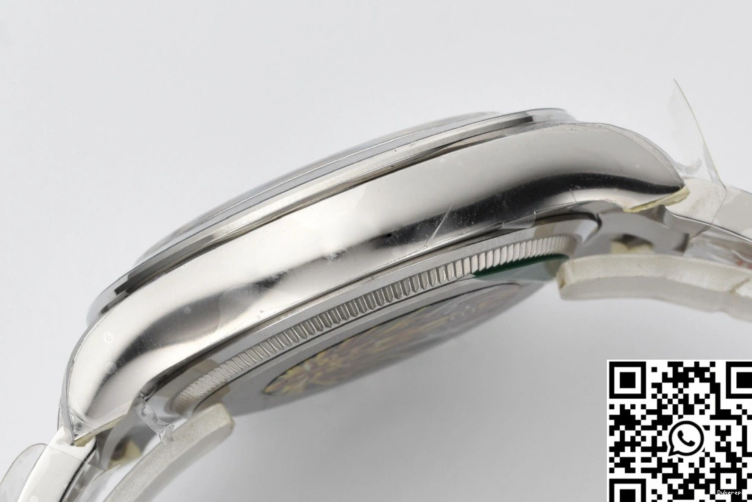 Daytona Cosmograph Bezel Clean Grey Factory Rolex M126509 0406